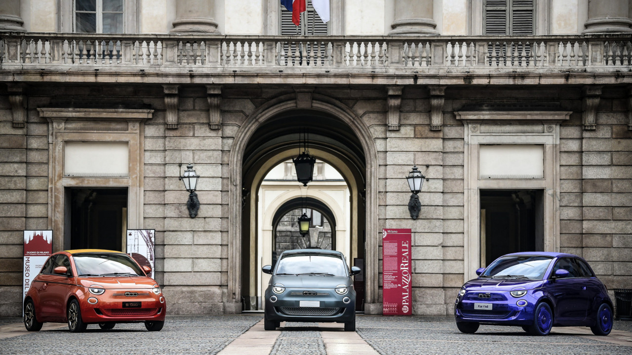 Fiat 500, la prima, Elektro, vollelektro, Neu, New, Sondermodelle, Bvlgari, Kartell, Giorgio Armani, stehend, orange, blau